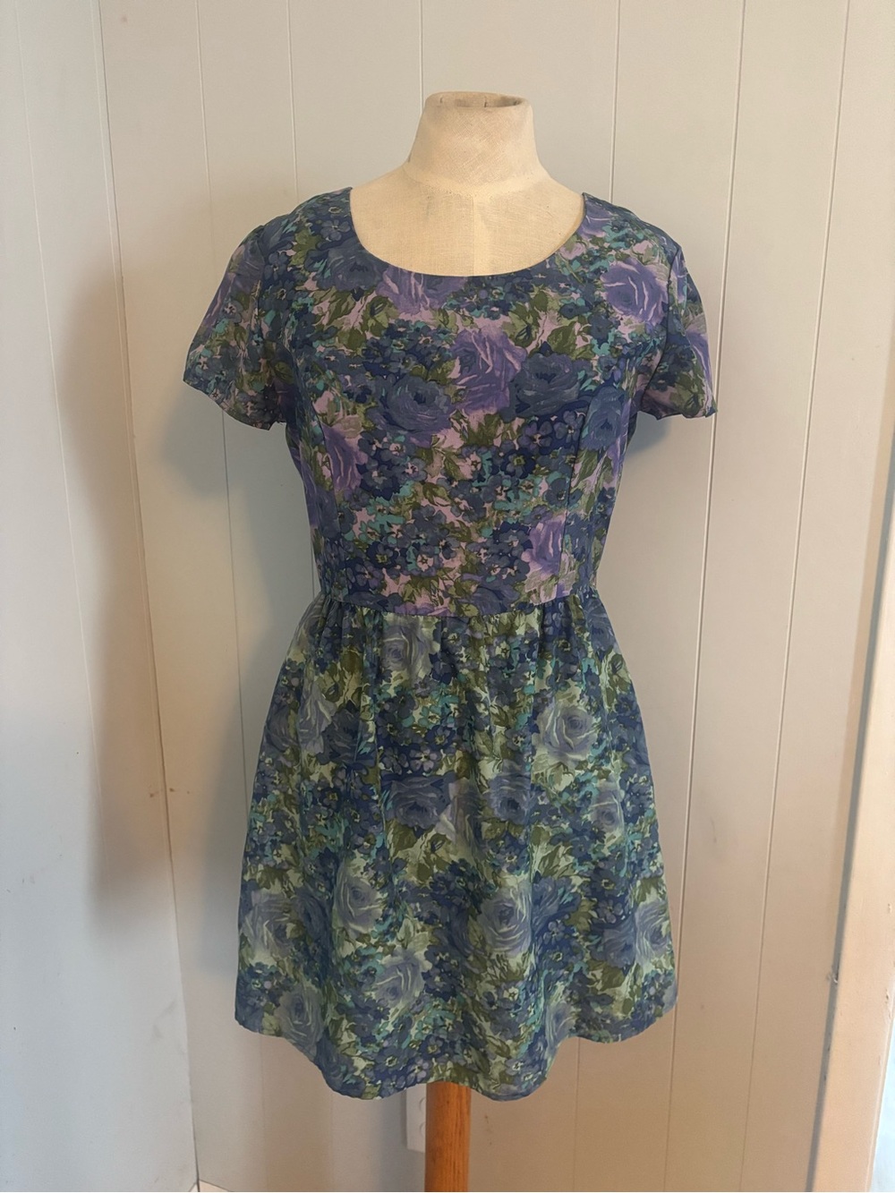 Vintage Mini Chica Floral Fit & Flare Dress Size M Blue Purple Roses